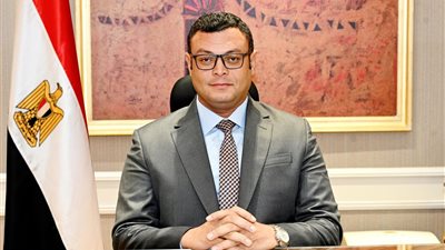 وزير الإسكان يتابع أعمال التطوير والطرق والمحاور بمدينة العبور