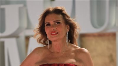 يسرا: فيلم الست غير عادي ومنى زكي استطاعت تقمص أم كلثوم ببراعة (فيديو)