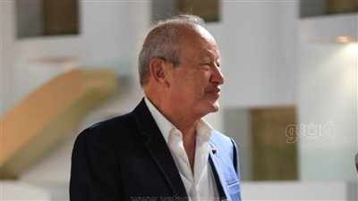 نجيب ساويرس أول الحضور على ريد كاربت فيلم 