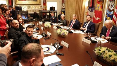 إحراج زيلينسكي، ترامب يفيقه من حلم 