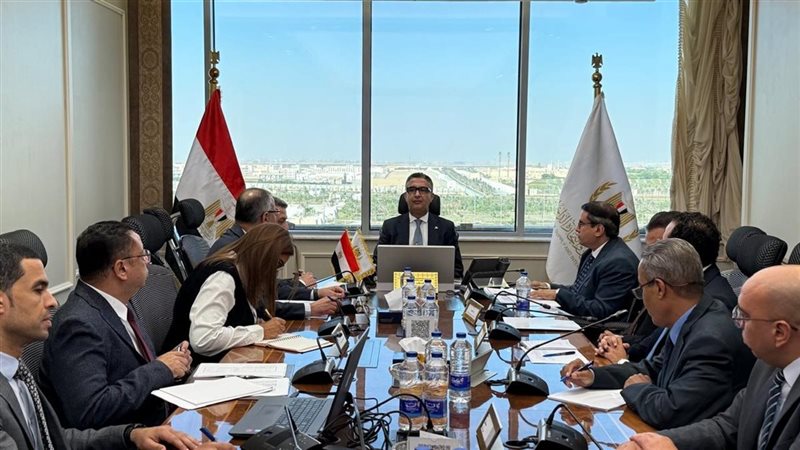 وزير التموين خلال