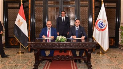 عبد الغفار يشهد توقيع وثيقة استراتيجية التعاون بين مصر والصحة العالمية 