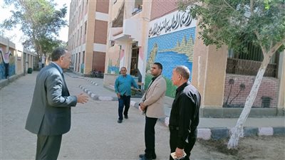 وكيل التعليم بأسيوط يحيل مسئولي مدرسة الطليعة للتحقيق لتقصيرهم في العمل