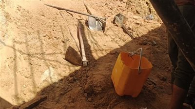  صور أولية لحادث مصرع عاملين داخل موقع تحت الإنشاء بالتجمع