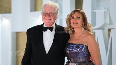 يسرا ولبلبة أوائل الحضور على ريد كاربت 