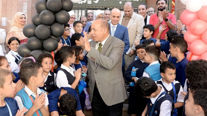 افتتاح المعرض الرابع،