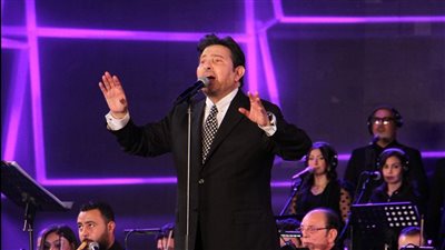 هاني شاكر لنادية مصطفى بمهرجان الموسيقى العربية: أنت حبيبة قلبي (فيديو وصور)