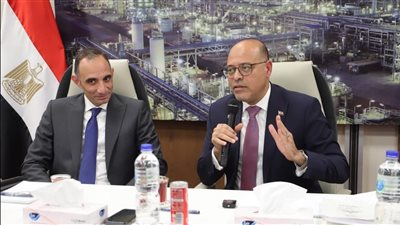 محمد جبران يفتتح ورشة تثقيفية حول قانون العمل الجديد بمقر وزارة البترول