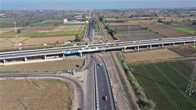 وزير الصناعة والنقل يتفقد مشروعات تطوير الطريق الدولي الساحلي 