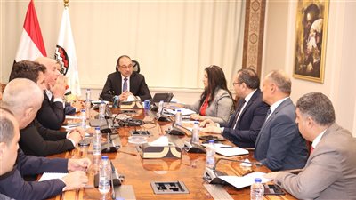 وزير قطاع الأعمال: نستهدف تحويل مصر إلى مركز إقليمي لصناعة الغزل والنسيج