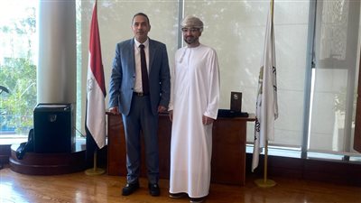 إسلام عزام يستقبل رئيس بورصة مسقط ويبحث معه سبل التعاون المشترك