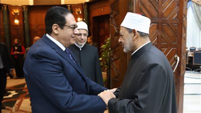 توقيع بروتوكول تفاهم لتعزيز التَّعاون بين جامعتي الأزهر والقاهرة بحضور الإمام الأكبر