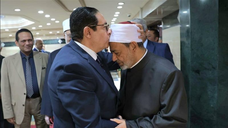 شيخ الأزهر يستقبل
