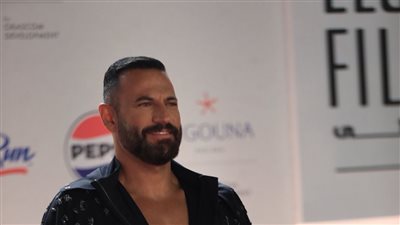 توافد الفنانين على ريد كاربت الفيلم الوثائقي المصري 