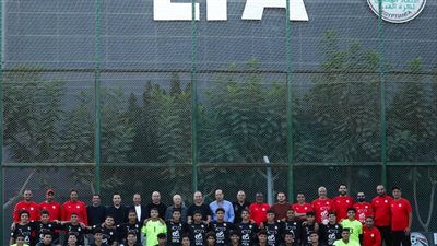 أبو ريدة وجهاز المنتخب الأول يدعمون منتخب الناشئين قبل السفر لكأس العالم