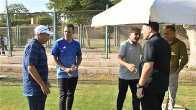 قمصان وعبدالفضيل يتابعان مباراة المقاولون 2007 أمام سيراميكا