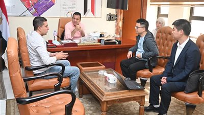 رئيس جهاز العاشر يبحث مستجدات إنشاء أكبر مصنع للأدوات المكتبية بالشرق الأوسط