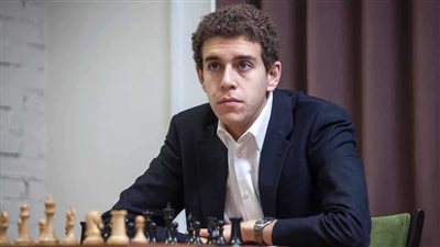 حاصل على لقب 