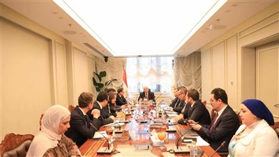 وزير التعليم العالى يبحث مع السفير الفرنسي تطورات العمل بمشروع حرم الجامعة الفرنسية