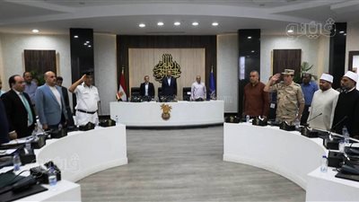 محافظ أسوان يمنح موظفي المحليات والمديريات المرشحين للانتخابات إجازة 