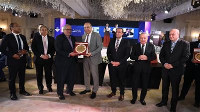 وزير الطيران يشارك في الاحتفال باليوم العالمي للمراقب الجوي