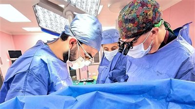 معهد القلب يستضيف فريق عالمي لجراحات قلب الأطفال في تعاون مصري إيطالي