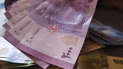 الدولار يسجل 12 ألف ليرة سورية اليوم الخميس