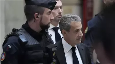 زنزانة انفرادية وكتاب سيرة المسيح ورواية عن الظلم، كيف سيقضي ساركوزي أيامه بالسجن؟ (فيديو)