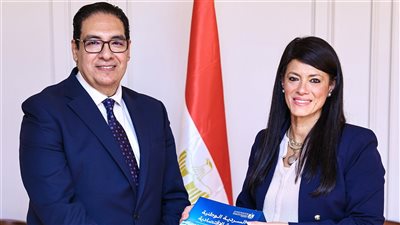 المشاط تبحث مع رئيس جامعة القاهرة تعزيز التعاون المشترك وتستعرض «السردية الوطنية للتنمية الاقتصادية»