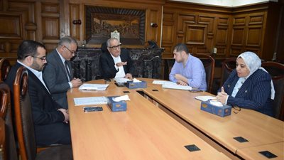 رئيس هيئة التأمين الصحي يجتمع مع مديري الأفرع لمتابعة الخدمات الطبية المقدمة للمواطنين