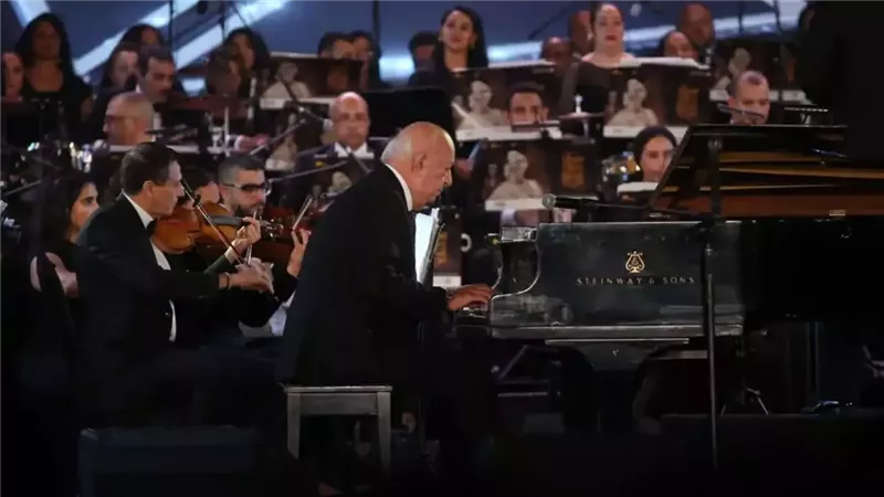  الموسيقار العالمي