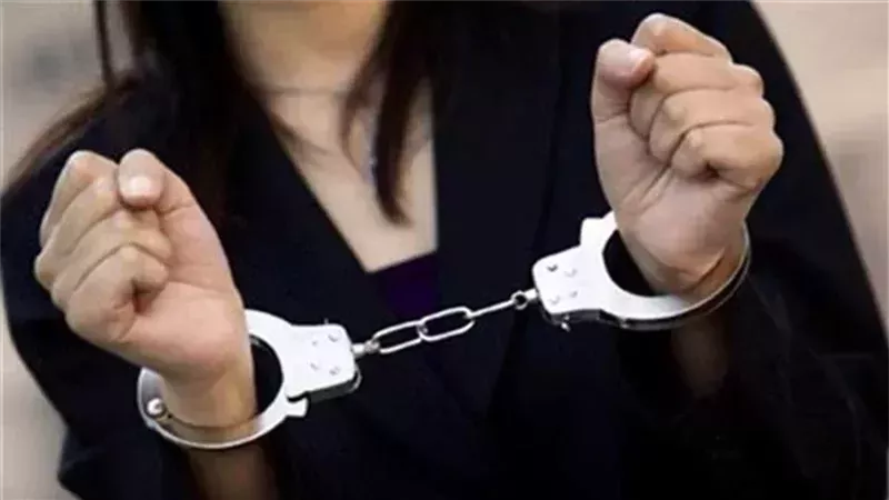 ضبط فتاة تركت رضيع