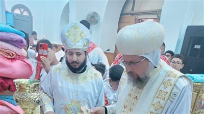 الأنبا بقطر يرسم 42 شماسا للخدمة في ايبارشية ديرمواس