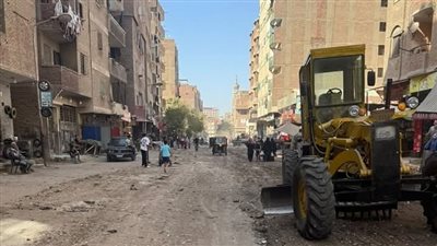 رئيس حي العمرانية يتابع أعمال رصف وتطوير طريق جسر الكونيسة