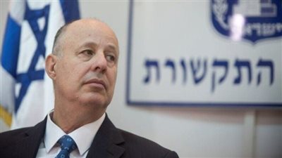 مقربون من نتنياهو: مستشار الأمن القومي سرب معلومات ضد رئيس الوزراء