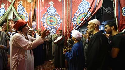 ليلة ختام مولد الإمام الحسين، زغاريد وأناشيد وفرحة في كل مكان (فيديو وصور)