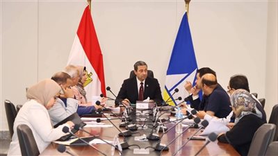 محافظ دمياط يبحث الخطة الاستثمارية لـ كفر البطيخ وعزبة البرج