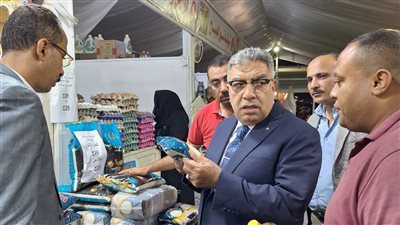 محافظ الدقهلية يتفقد منافذ بيع السلع الغذائية بالمنصورة