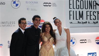 أبطال وصناع فيلم السادة الأفاضل على الريد كاربت بـ 