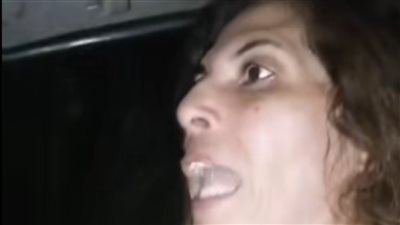 ضرب وسحل صحفية ونزع حجابها أمام المارة لتقديمها طعاما للكلاب في أكتوبر 