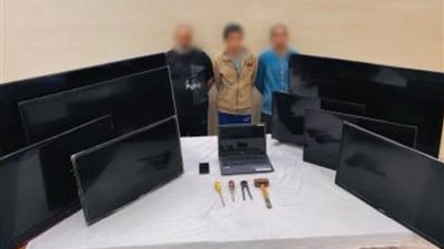 القبض على 4 متهمين في قضايا سرقة شقق وهواتف محمول بالسلام