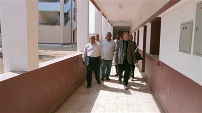 إحالة مديري مدرستين للتحقيق لتقصيرهم في العمل بأسيوط
