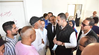 نائب وزير الصحة يتابع توافر الأدوية والمستلزمات الطبية بمستشفى الشيخ زويد