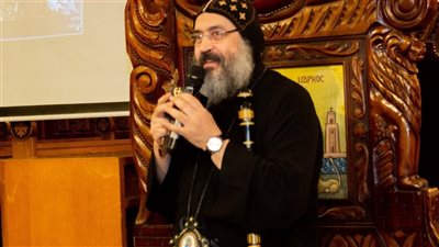 الأنبا أكسيوس يناقش مع خدام إيبارشية المنصورة مهارات النجاح