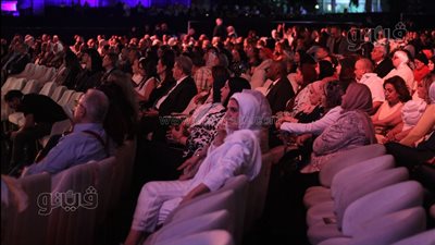 رغم بدء الحفل، استمرار توافد الجمهور على مهرجان الموسيقى العربية في الليلة السابعة (صور)