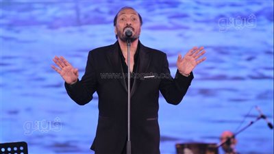 ماشوفناش بعض من ساعة، علي الحجار يمازح المايسترو أحمد عاطف بمهرجان الموسيقى العربية (فيديو وصور) 