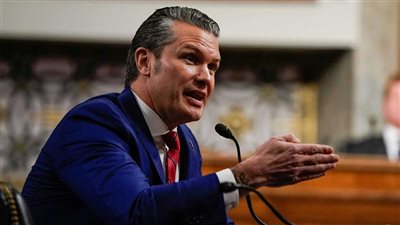 البنتاجون يعلن استهداف قارب تهريب مخدرات في المحيط الهادئ (فيديو) 