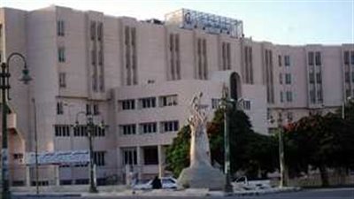 فريق طبي بجامعة الإسكندرية ينقذ مصابا برصاصة من غزة