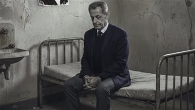 ليلة مخيفة لساركوزي في السجن، النزلاء يتوعدونه في الجزء المظلم من فرنسا (فيديو)