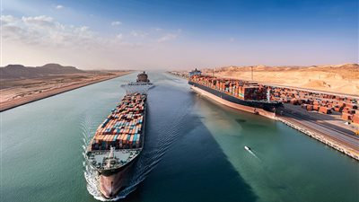 أسامة ربيع يكشف عن مؤشر إيجابي في إيرادات قناة السويس